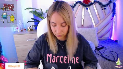 Alex   .    online show from December 28, 4:08 am