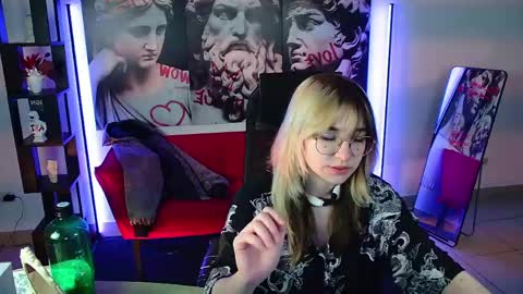 Snapshot of nyxcalderra chatting on June 8, 7:25 pm Nyx online show from June 8, 7:25 pm