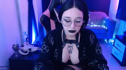 Snapshot of nyxnocturne chatting on June 18, 11:58 am Nyx online show from June 18, 11:58 am