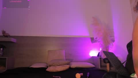 Nyx Shadow online show from September 30, 4:17 am