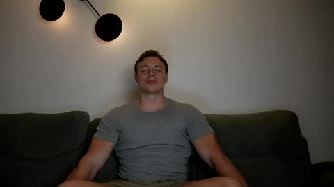 Snapshot of o_r_b_i_t chatting on May 5, 3:31 pm o_r_b_i_t online show from May 5, 3:31 pm