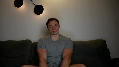 Snapshot of o_r_b_i_t chatting on May 17, 8:23 am o_r_b_i_t online show from May 17, 8:23 am