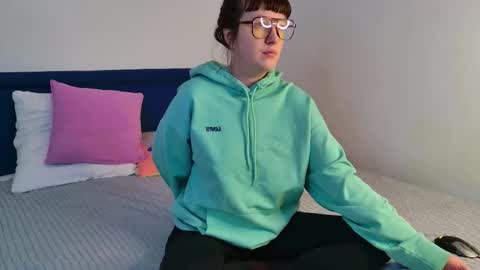 hey hey i am Lora and im new here hope to have some good time here 3 online show from January 6, 2:10 pm