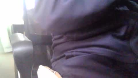 Snapshot of obahiro823844 chatting on April 27, 7:17 am obahiro823844 online show from April 27, 7:17 am
