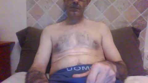 Snapshot of obedienteparatii chatting on September 22, 4:31 pm sumiso cam online show from September 22, 4:31 pm