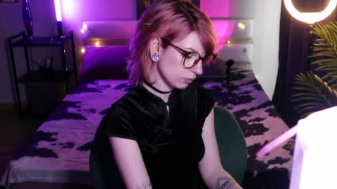 Snapshot of obedientt_ chatting on May 16, 10:36 am Moonlight online show from May 16, 10:36 am