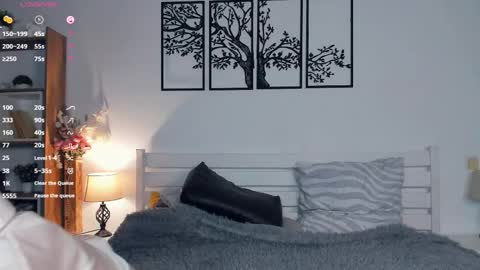 Elis online show from February 15, 10:06 pm