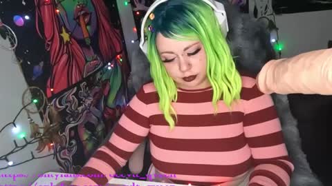 occvlt qveen online show from December 10, 12:50 am