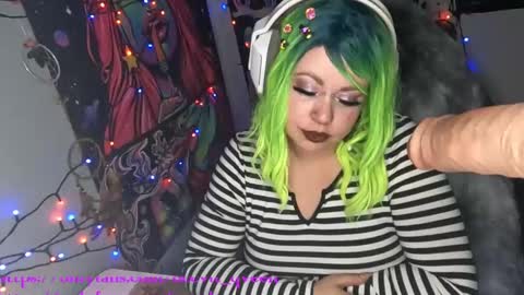 occvlt qveen online show from December 22, 5:23 am