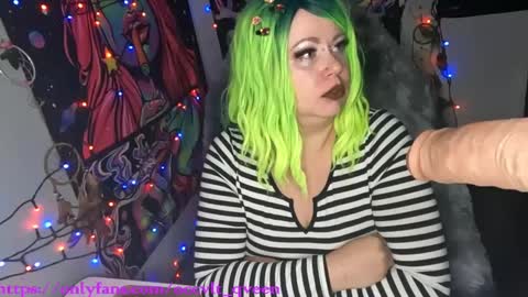 occvlt qveen online show from December 22, 8:27 am