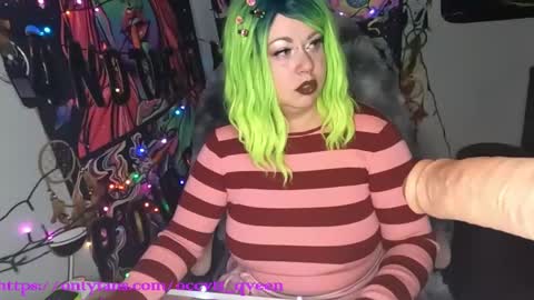 occvlt qveen online show from January 3, 12:54 am