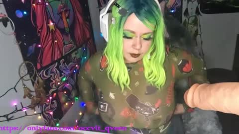 occvlt qveen online show from February 5, 1:04 am