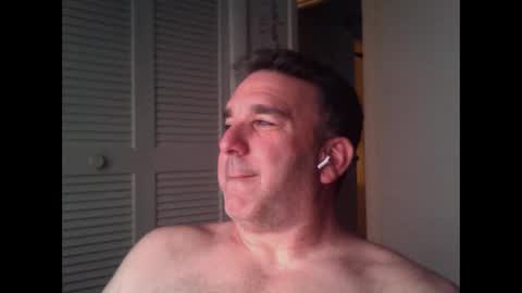 Snapshot of oceanmanx chatting on October 12, 3:16 am Ocean online show from October 12, 3:16 am