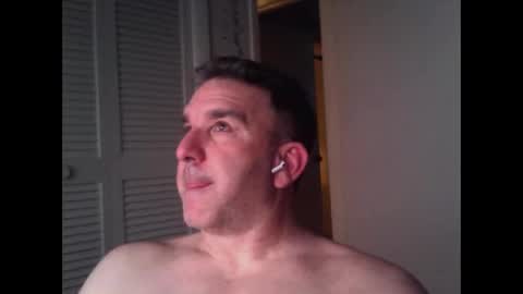 Snapshot of oceanmanx chatting on February 1, 4:33 am Ocean online show from February 1, 4:33 am