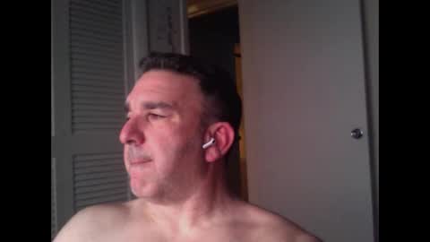 Snapshot of oceanmanx chatting on February 4, 3:12 am Ocean online show from February 4, 3:12 am