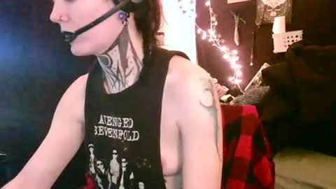 Snapshot of octavia_goddess chatting on February 28, 3:15 pm DommiMommy honeybadger online show from February 28, 3:15 pm