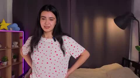 Snapshot of octaviaamos chatting on October 28, 4:05 am Monica online show from October 28, 4:05 am