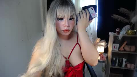 Snapshot of octaviayuki chatting on December 7, 3:36 am Kyla online show from December 7, 3:36 am