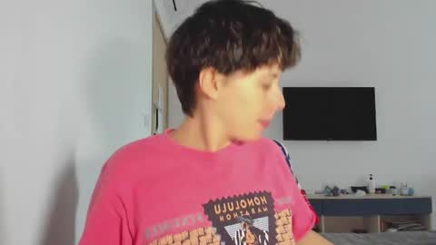 Snapshot of octopussy69x chatting on January 7, 7:55 am Evie online show from January 7, 7:55 am