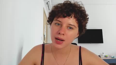 Snapshot of octopussy69x chatting on February 5, 6:18 am Evie online show from February 5, 6:18 am