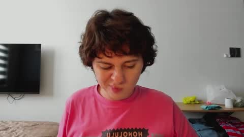 Evie online show from May 1, 7:02 am