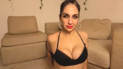 Daniela Dany online show from May 6, 7:02 am