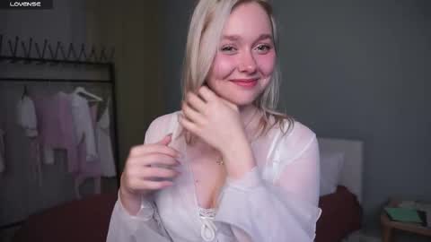 Snapshot of odelynbrower chatting on September 18, 7:05 pm Alice online show from September 18, 7:05 pm