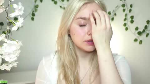 Alice online show from November 10, 8:30 pm