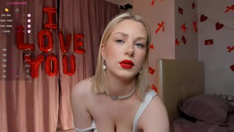 Snapshot of odelyncure chatting on February 18, 6:26 pm Lynna online show from February 18, 6:26 pm
