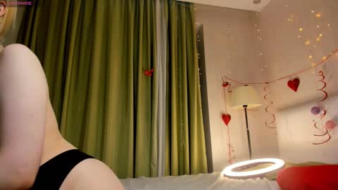 Snapshot of odelyncure chatting on February 23, 9:16 pm Lynna online show from February 23, 9:16 pm