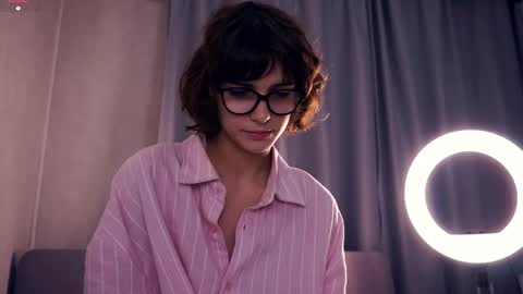 Thea online show from November 9, 7:34 pm