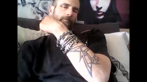 oedipe666cam online show from May 16, 3:44 pm