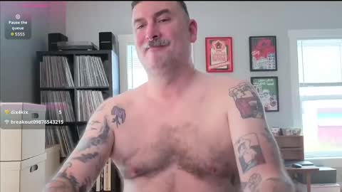Snapshot of office_dad chatting on May 6, 5:51 pm Office Dad online show from May 6, 5:51 pm