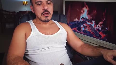 officeman7 online show from December 25, 8:17 pm