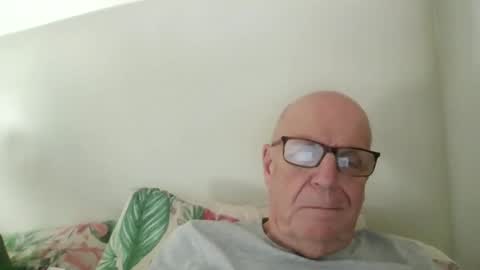 oggi95 online show from June 1, 2:30 pm