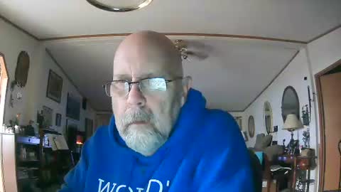 Snapshot of ogusbogus chatting on November 29, 12:19 pm Maximus No Mo online show from November 29, 12:19 pm