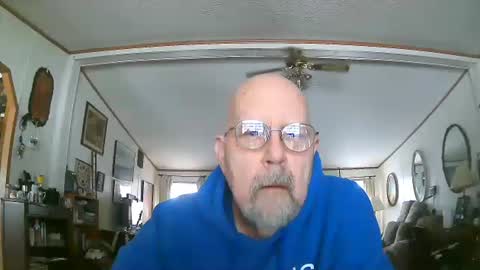 Snapshot of ogusbogus chatting on January 5, 6:44 pm Maximus No Mo online show from January 5, 6:44 pm