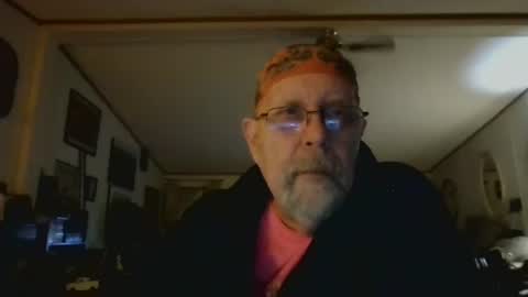 Snapshot of ogusbogus chatting on January 13, 11:32 pm Maximus No Mo online show from January 13, 11:32 pm