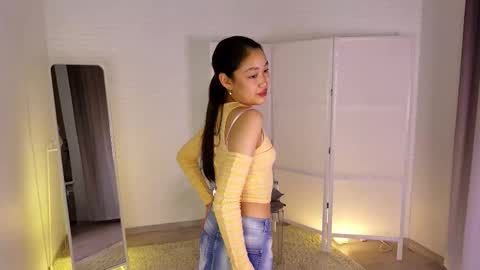 Snapshot of oh_laura chatting on October 22, 2:06 pm Laura online show from October 22, 2:06 pm