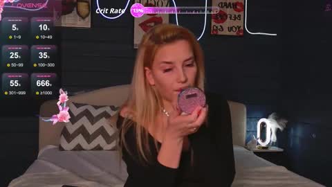 oh_my_julia online show from October 31, 2:18 pm