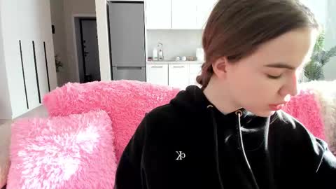 Snapshot of oh_my_lashes chatting on March 20, 2:16 am oh_my_lashes online show from March 20, 2:16 am