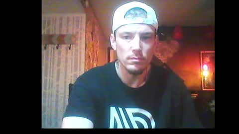 Snapshot of oh_you_know69 chatting on January 2, 2:00 am who dares toss me some tips lets have fun online show from January 2, 2:00 am