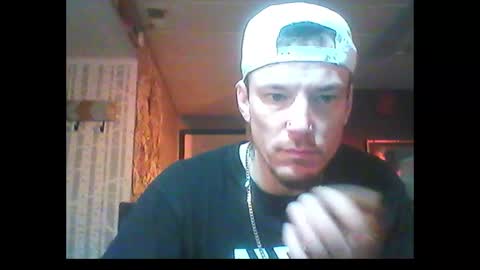 Snapshot of oh_you_know69 chatting on January 2, 9:18 pm who dares toss me some tips lets have fun online show from January 2, 9:18 pm
