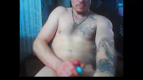Snapshot of oh_you_know69 chatting on January 7, 8:10 pm who dares toss me some tips lets have fun online show from January 7, 8:10 pm