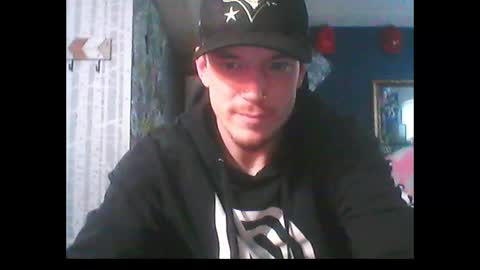 Snapshot of oh_you_know69 chatting on January 13, 7:10 pm who dares toss me some tips lets have fun online show from January 13, 7:10 pm