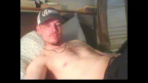 Snapshot of oh_you_know69 chatting on February 14, 3:11 am who dares toss me some tips lets have fun online show from February 14, 3:11 am