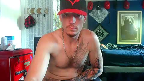 Snapshot of oh_you_know69 chatting on September 22, 9:17 pm who dares toss me some tips lets have fun online show from September 22, 9:17 pm