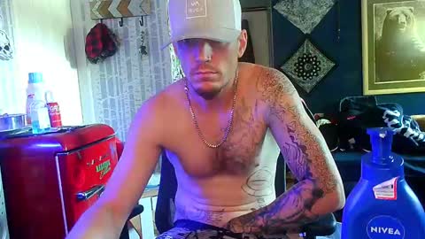 Snapshot of oh_you_know69 chatting on October 9, 7:56 pm who dares toss me some tips lets have fun online show from October 9, 7:56 pm