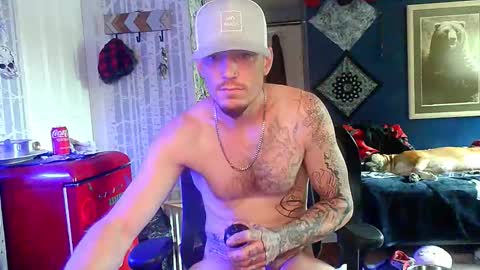 Snapshot of oh_you_know69 chatting on October 11, 6:39 pm who dares toss me some tips lets have fun online show from October 11, 6:39 pm