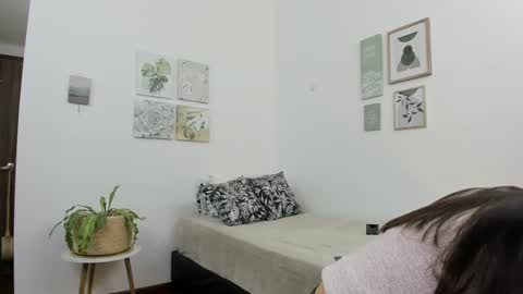 ohanna_ online show from February 27, 2:42 am